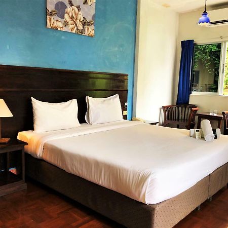 Sutus Court 2 Hotell Pattaya Exteriör bild