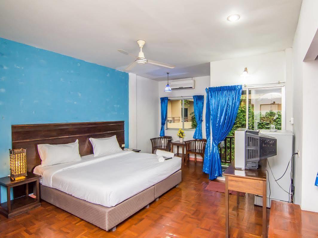 Sutus Court 2 Hotell Pattaya Exteriör bild