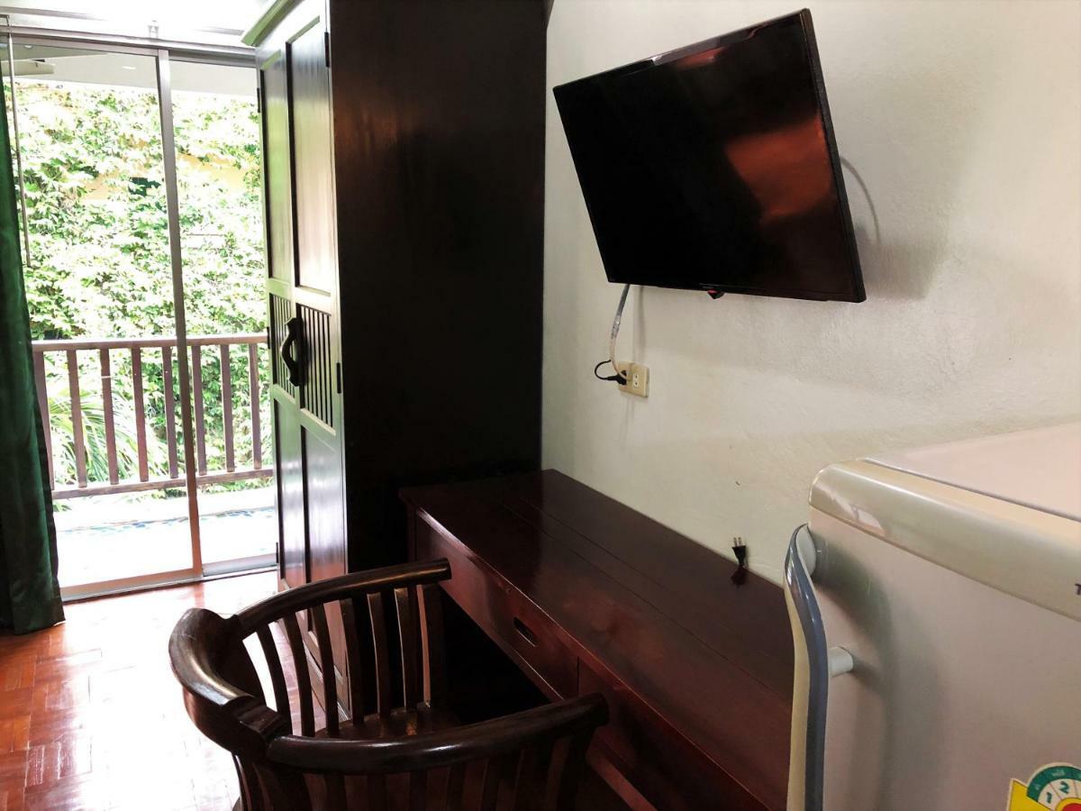Sutus Court 2 Hotell Pattaya Exteriör bild