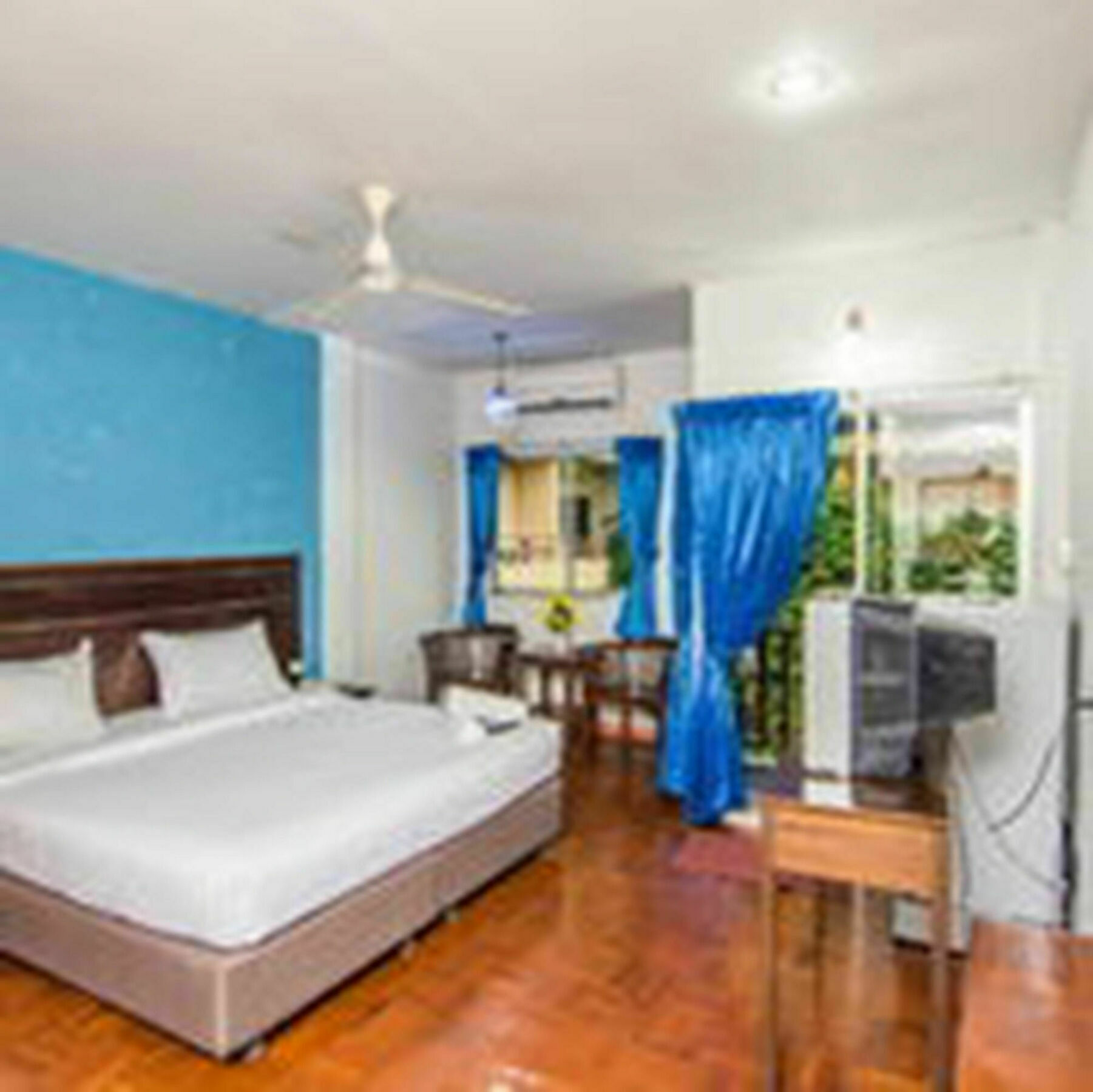 Sutus Court 2 Hotell Pattaya Exteriör bild