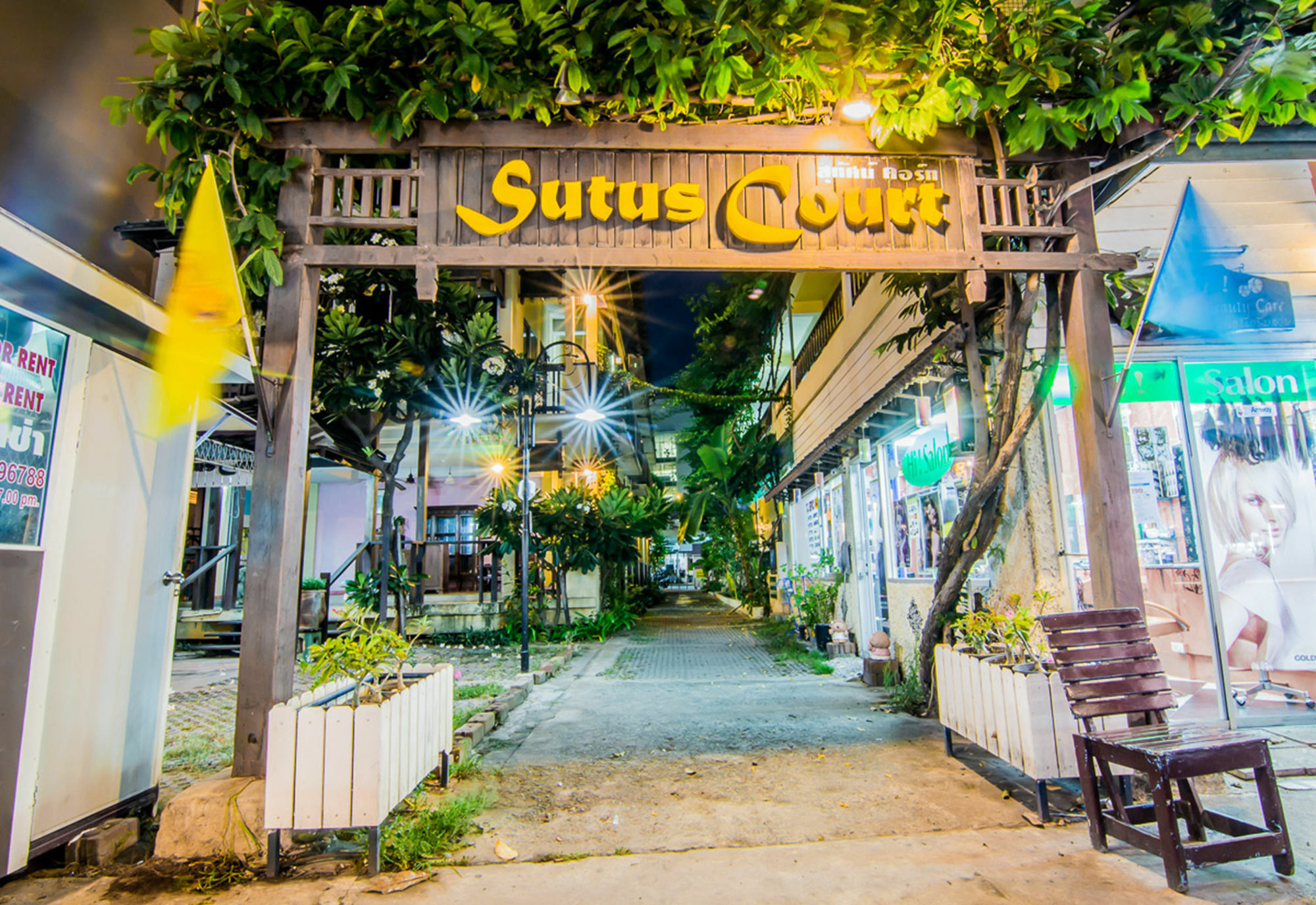 Sutus Court 2 Hotell Pattaya Exteriör bild