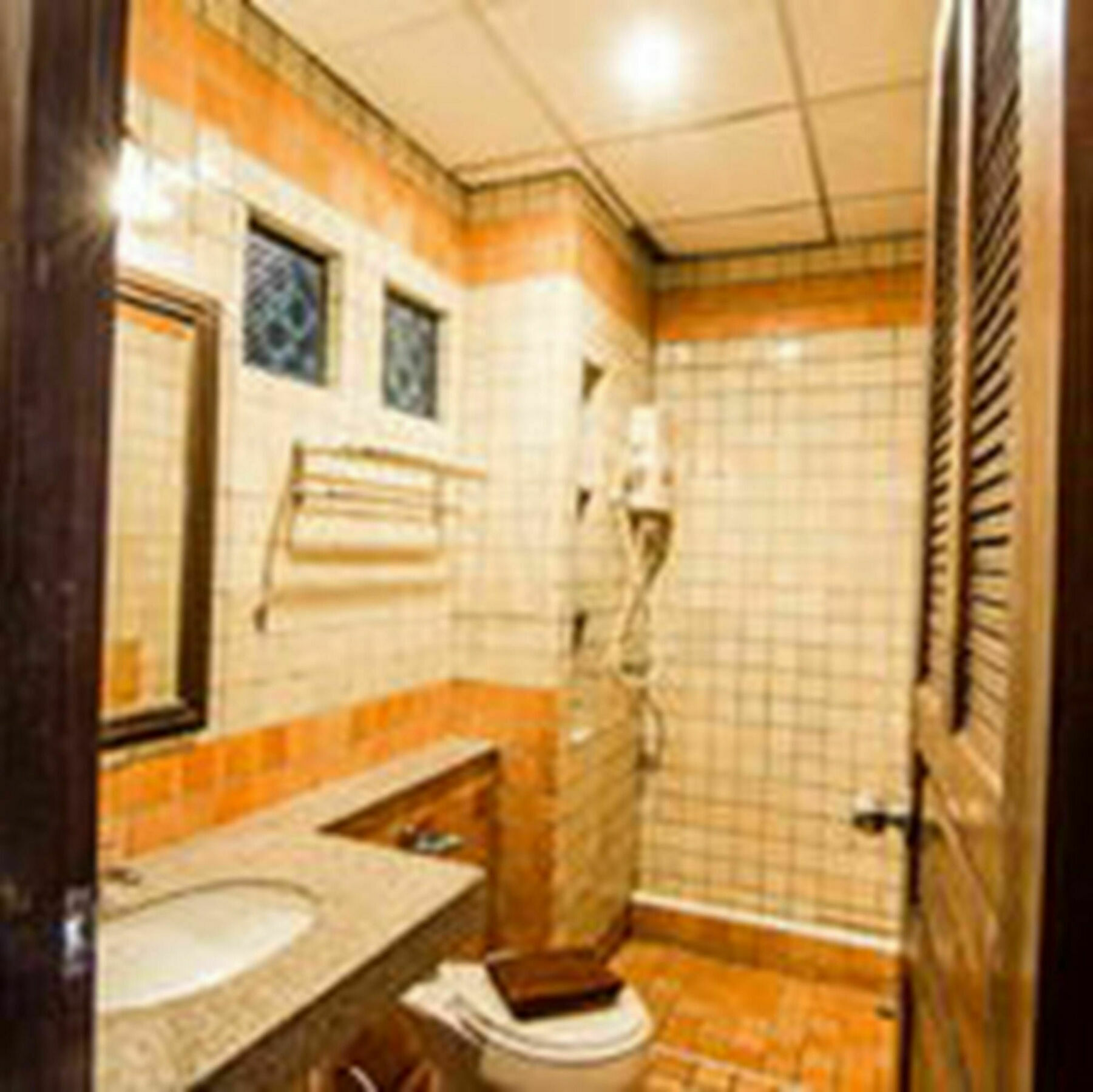 Sutus Court 2 Hotell Pattaya Exteriör bild