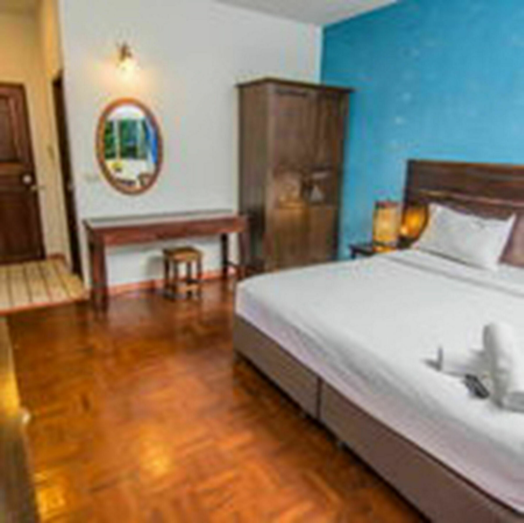 Sutus Court 2 Hotell Pattaya Exteriör bild