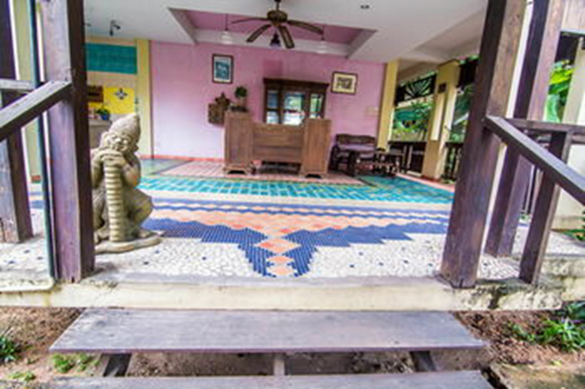 Sutus Court 2 Hotell Pattaya Exteriör bild