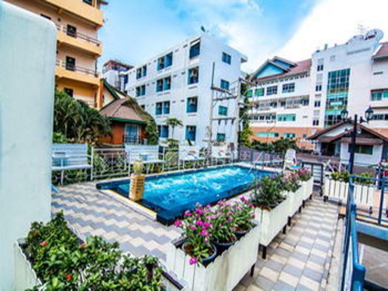 Sutus Court 2 Hotell Pattaya Exteriör bild