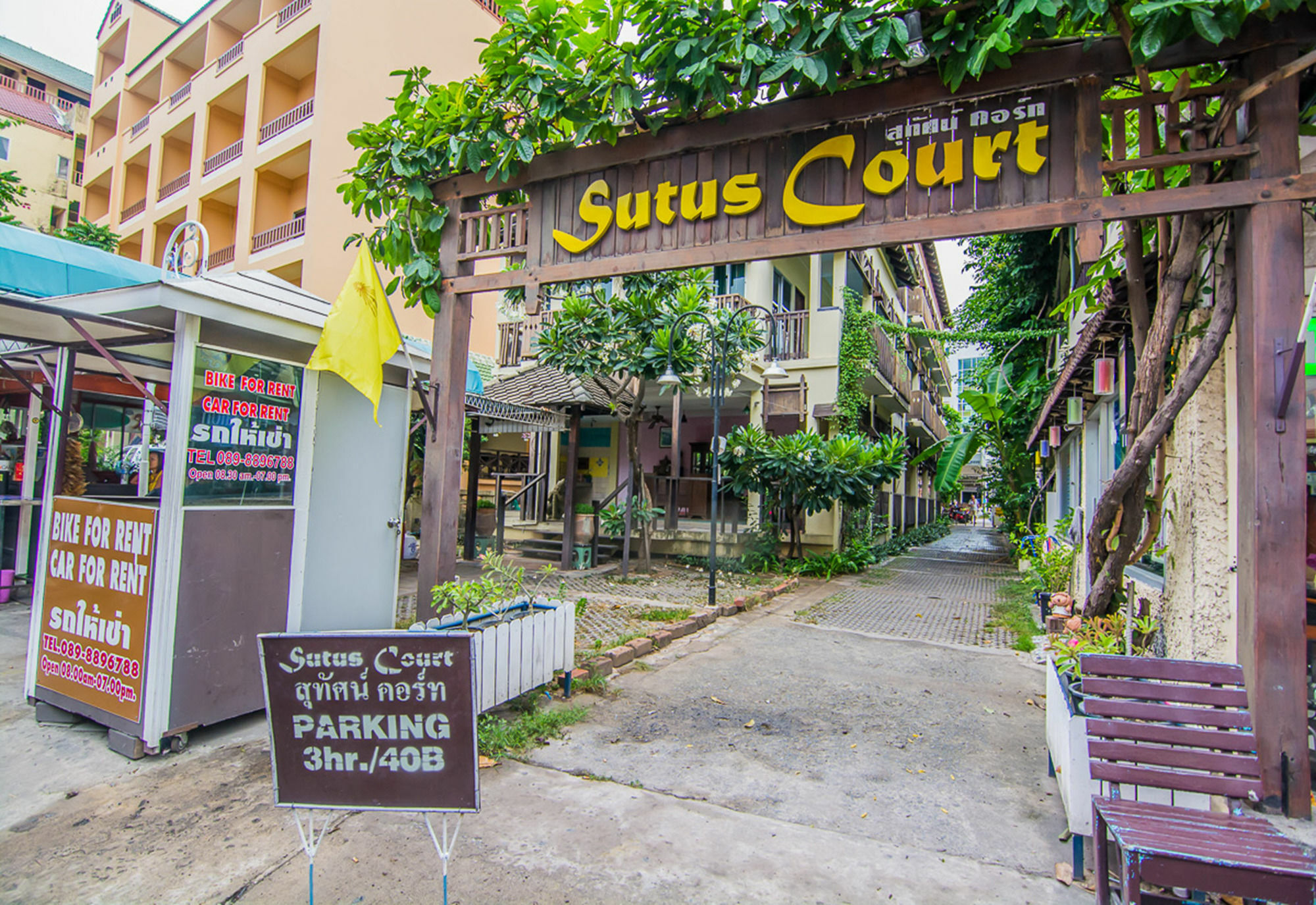 Sutus Court 2 Hotell Pattaya Exteriör bild