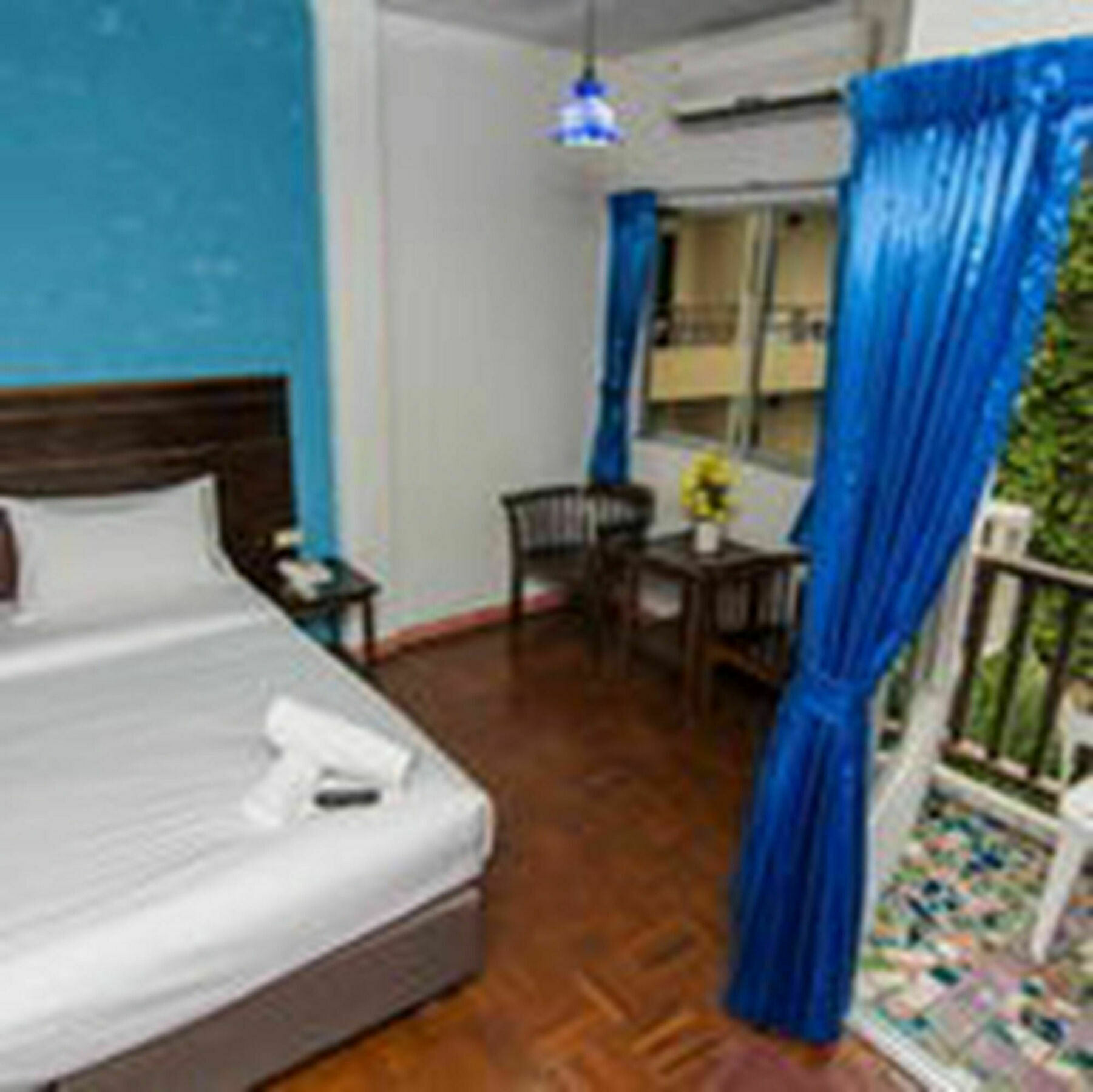 Sutus Court 2 Hotell Pattaya Exteriör bild