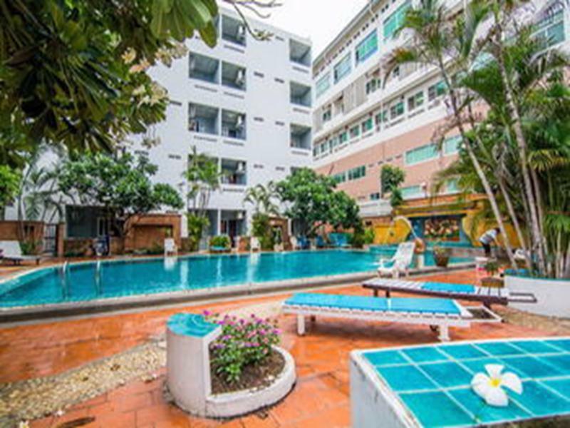 Sutus Court 2 Hotell Pattaya Exteriör bild