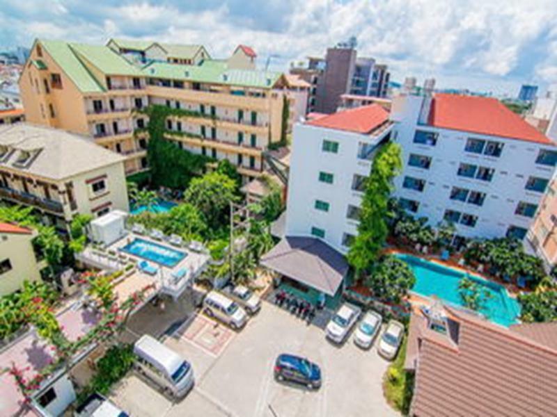 Sutus Court 2 Hotell Pattaya Exteriör bild
