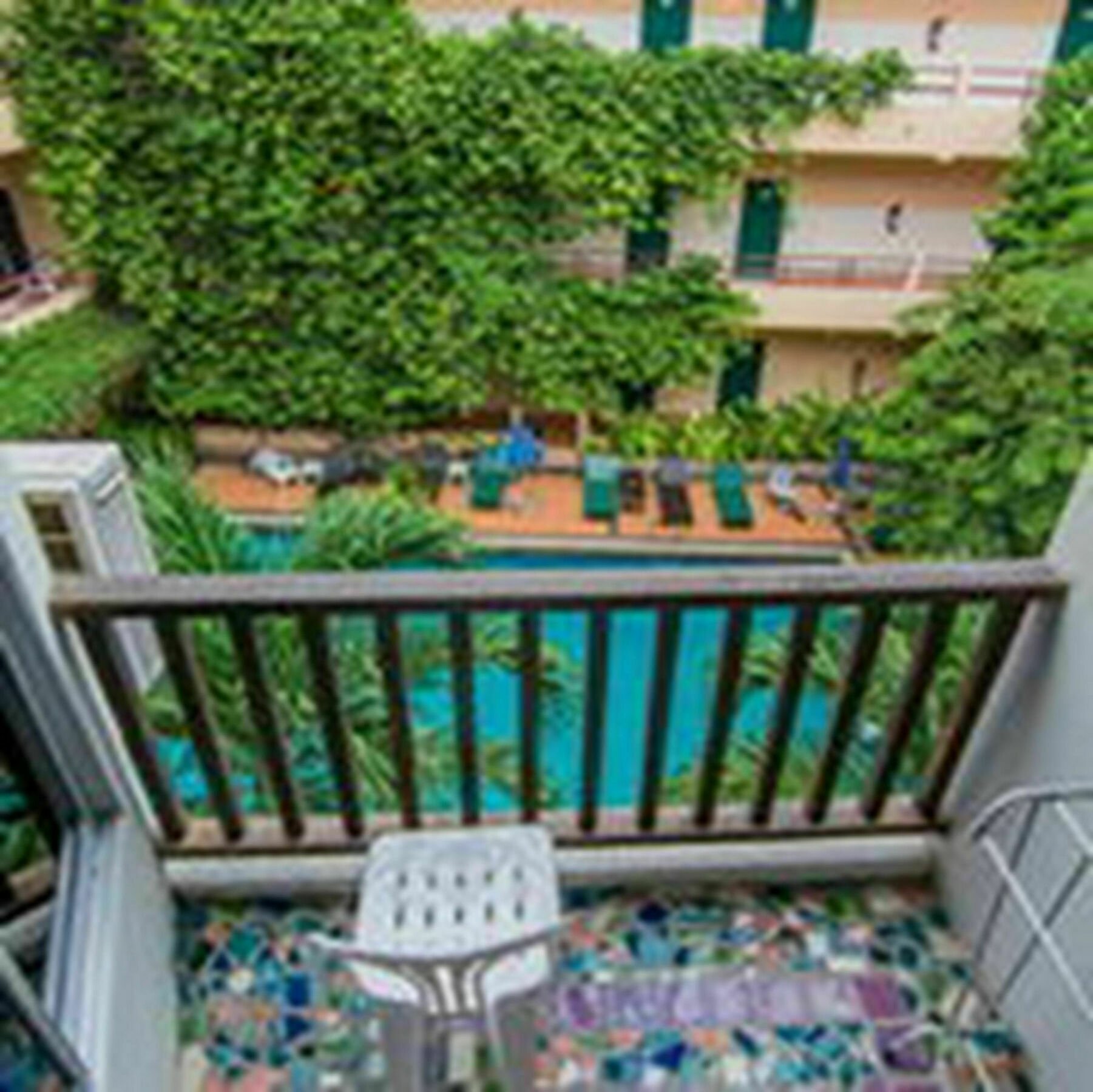 Sutus Court 2 Hotell Pattaya Exteriör bild